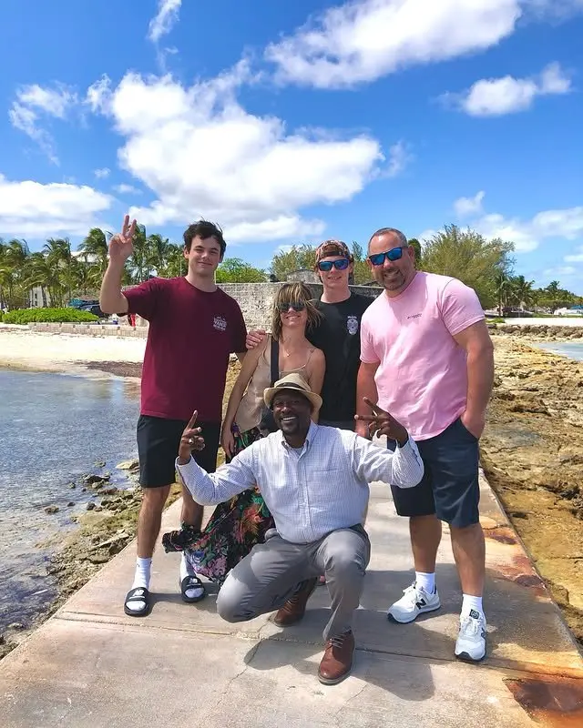 Group of guests at a Nassau beach stop