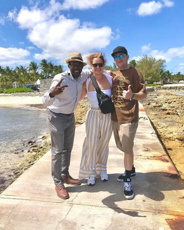 Sir Guillaume with guests on the Nassau coast